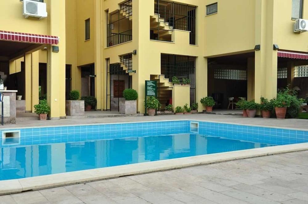 Palm Court Suites Ayvalik Exterior photo