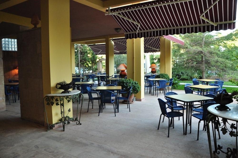 Palm Court Suites Ayvalik Exterior photo