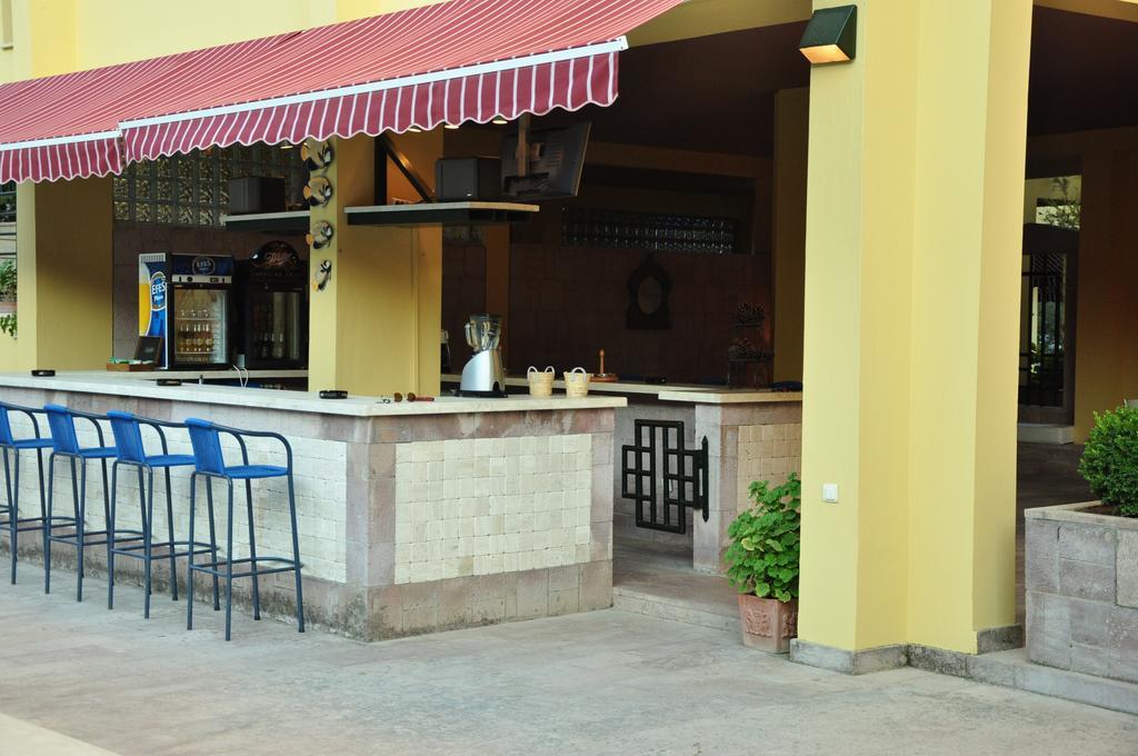 Palm Court Suites Ayvalik Exterior photo