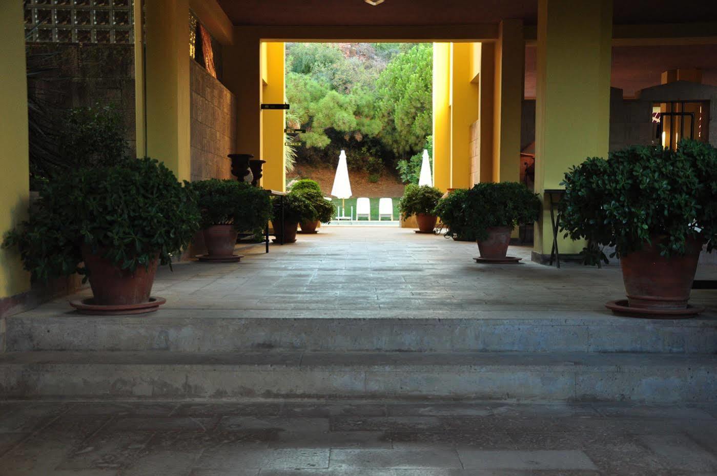 Palm Court Suites Ayvalik Exterior photo