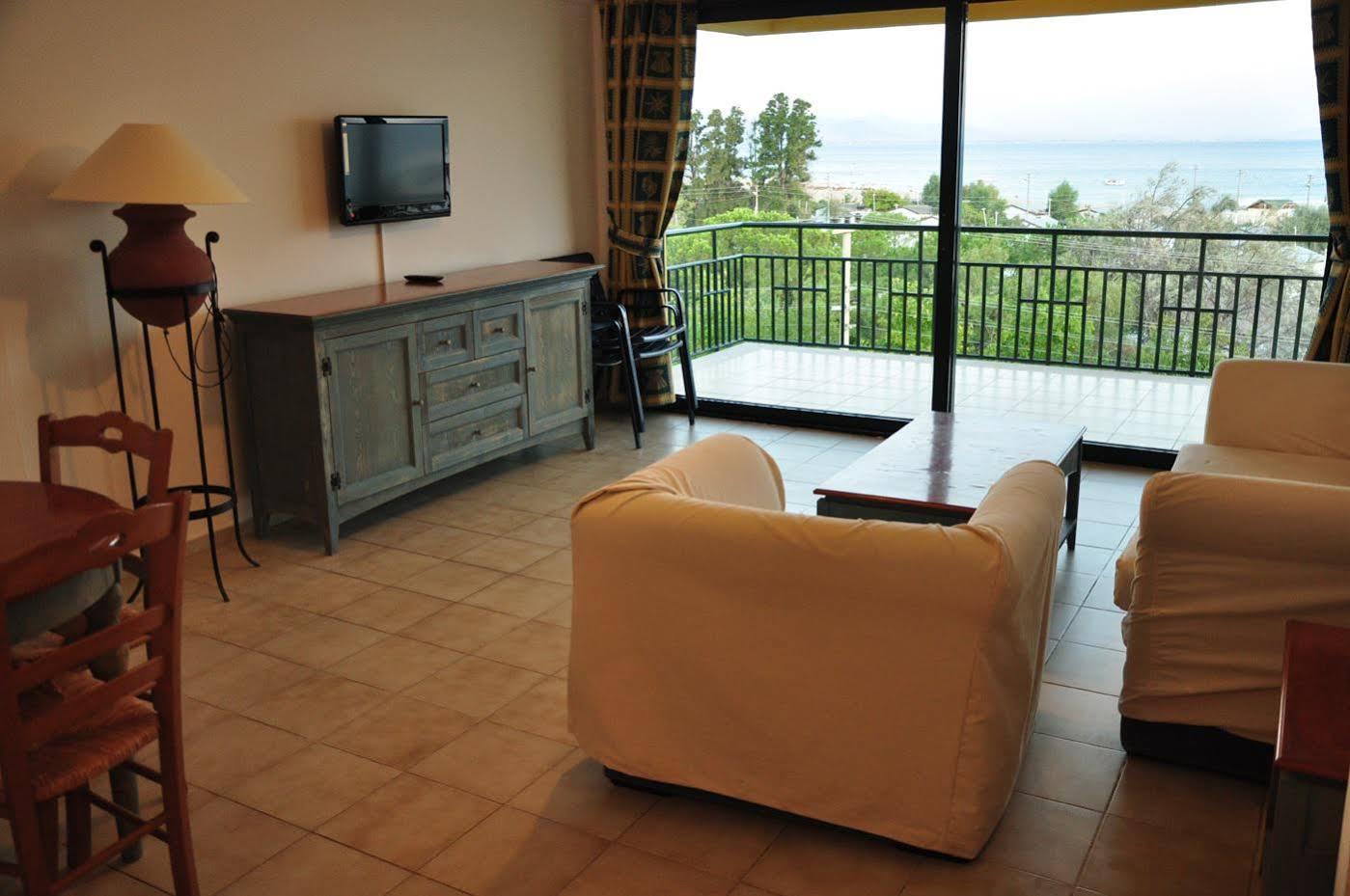 Palm Court Suites Ayvalik Exterior photo
